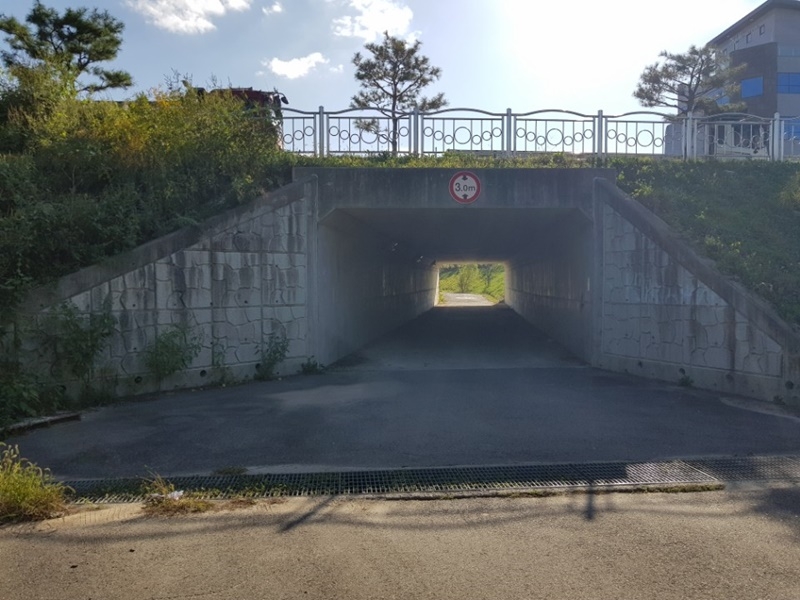 만송교차로 인근 터널