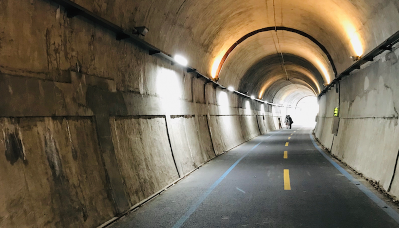 어릉터널(자전거 전용도로 내 터널)